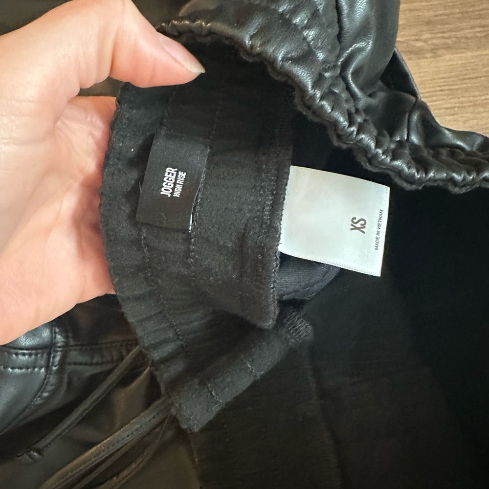 Pleather joggers - Picture 4 of 4